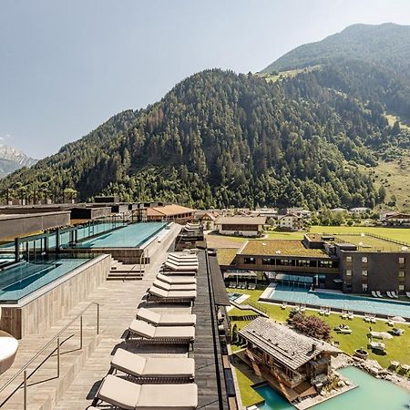 Alpine Luxury Spa Resort Schwarzenstein Lutago Dış mekan fotoğraf