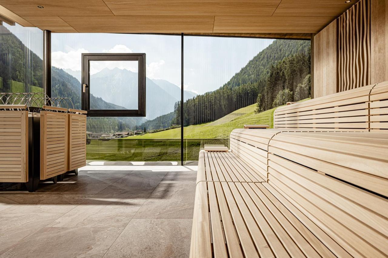 Alpine Luxury Spa Resort Schwarzenstein Lutago Dış mekan fotoğraf
