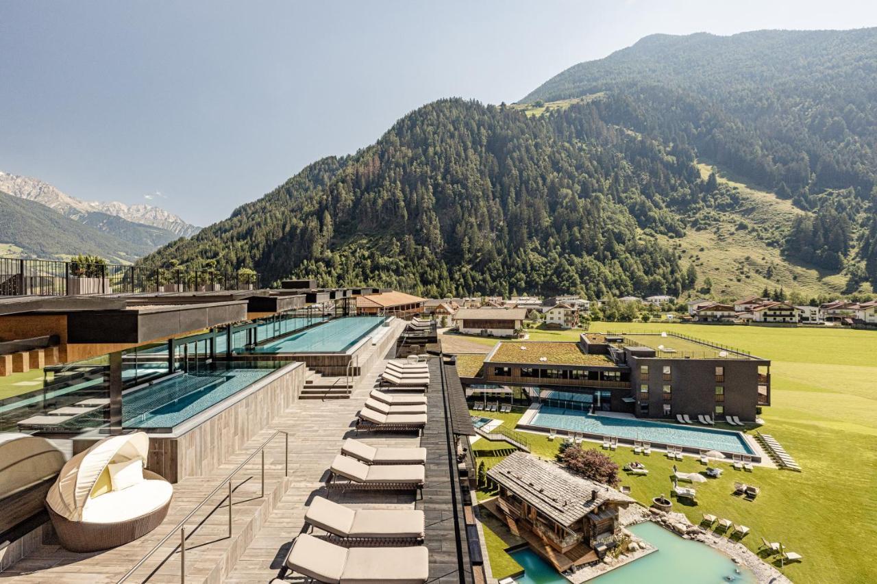 Alpine Luxury Spa Resort Schwarzenstein Lutago Dış mekan fotoğraf
