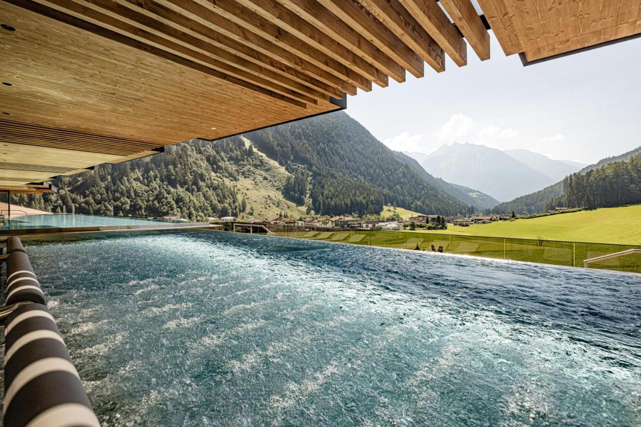 Alpine Luxury Spa Resort Schwarzenstein Lutago Dış mekan fotoğraf