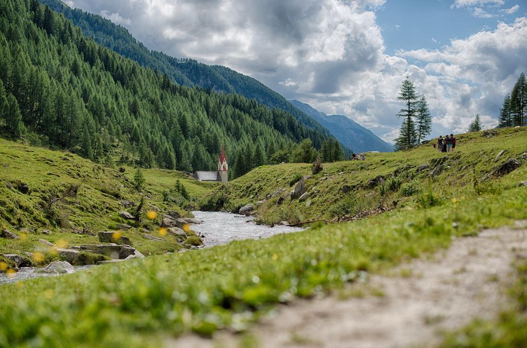 Alpine Luxury Spa Resort Schwarzenstein Lutago Dış mekan fotoğraf